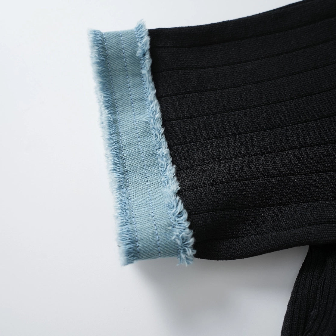 Short-Sleeved Knitted Dress with Denim Trim