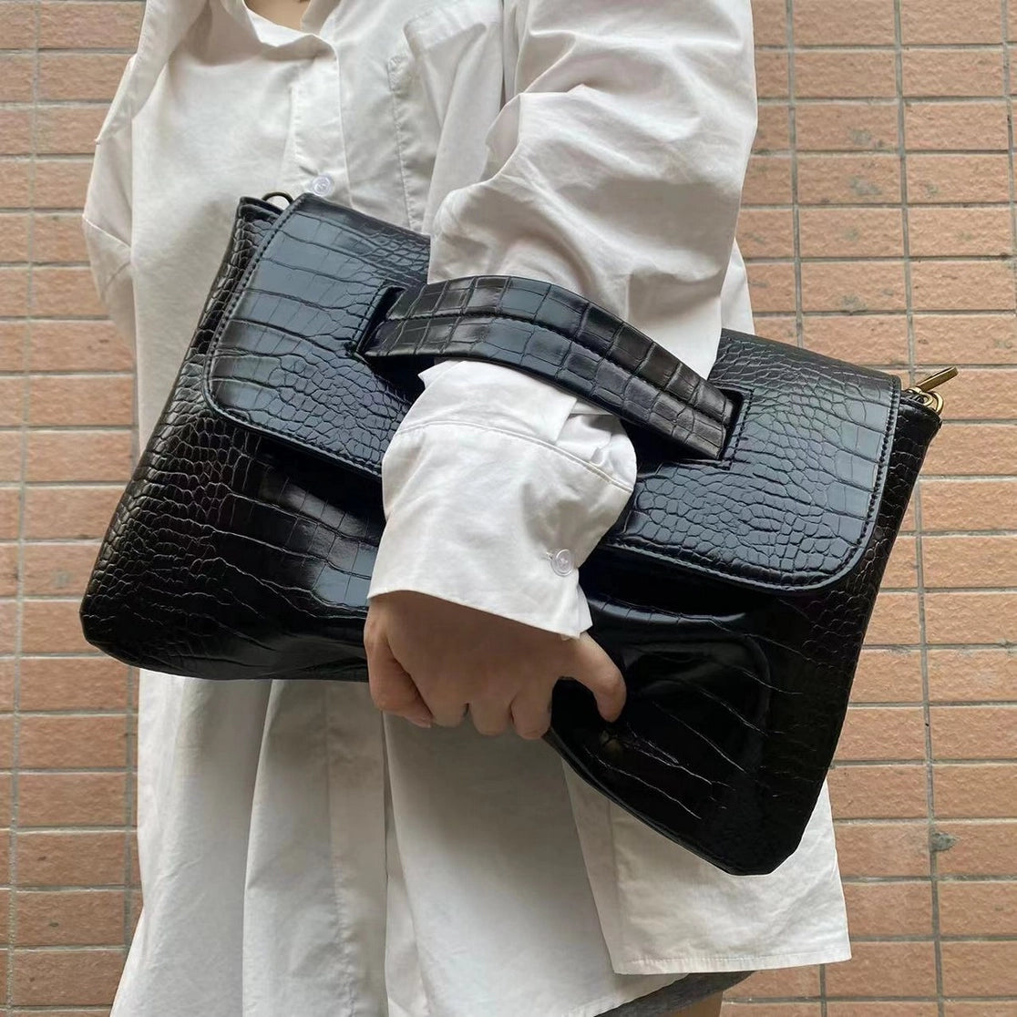 Fashionable handbag