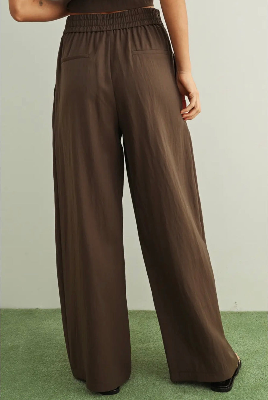 Mocha Wide-Leg Pleated Pants